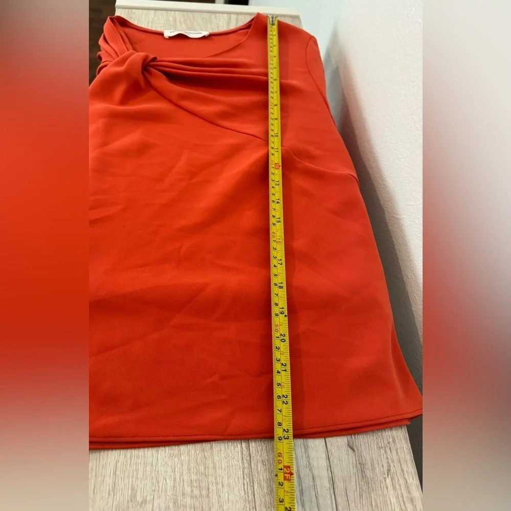 Amanda Uprichard Red Orange Short Sleeve Top Twist Neckline Office Size Small - Picture 7 of 7